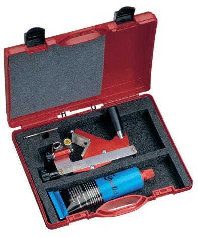 HRC 55, erikoishiottu ja hyvin helppo vaihtaa Alue Luettelonro S-nro Paino Mitat 10-50 mm FBS1722 6406204 0,80 kg 235x200x55 mm FBS1722RS (varaterä) 6406218 - FBS1722SP