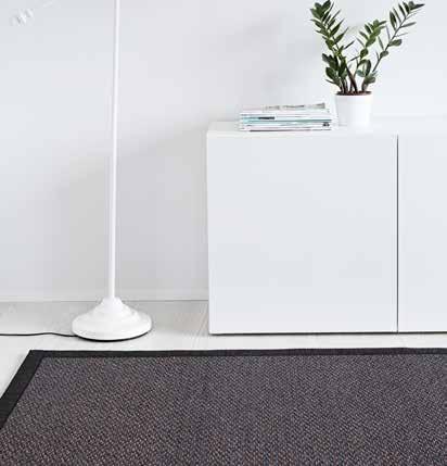 Saraste Villa-paperinarumatto Wool-paper yarn rug Villalangan joukossa kulkeva paperinaru antaa matolle jännittävän ilmeen.