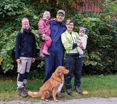 Siitä näkisi aina etukäteen käyntitlan täydennystarpeet, Jonna toteaa. Käynnin päätteeksi Jonna näyttää Annille, miten hoitotietoja voi tallentaa suoraan Minun Maatilani -ohjelmistolla.