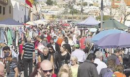 Fuengirola.fi Pesiliput myynnissä Tapahtumat Perjantai 5.1.2018 21 Markkinoilta uutta, tuoretta ja käytettyä Markkinoita ja kirpputoreja järjestetään Aurinkorannikolla miltei päivittäin.