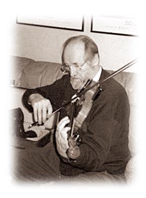 38 Veikko Mahlamäki Viulisti, viulunrakentaja, musiikinopettaja, kuorojen ja orkesterien johtaja oli yli kahdenkymmenen