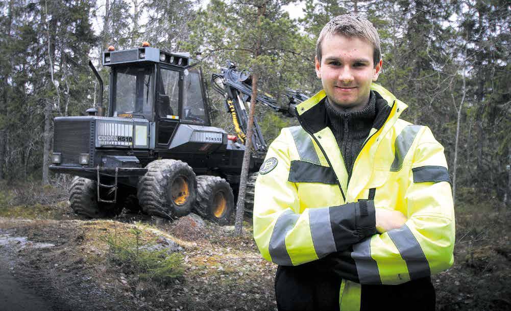MetsänOmistaja 1/2017 9 Perheellä on oma hakkuukone ja kuormatraktori ja William on kasvanut metsätalouteen. Opiskelusuunnan valinta oli helppo ja William on tyytyväinen valintaansa.