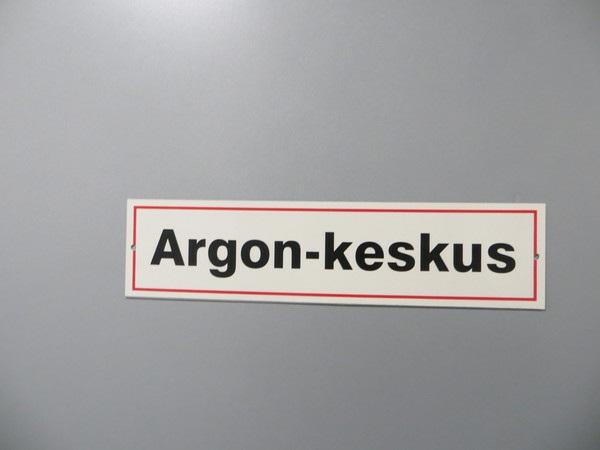 Sivu 12 / 44 Aine Määrä Sijainti Lisätiedot Argon kaasusammutusjärjestelmän kaasupullot 31 kpl, 81,1 kg/ kpl Kellarikerros Inergen kaasusammutusjärjestelmän