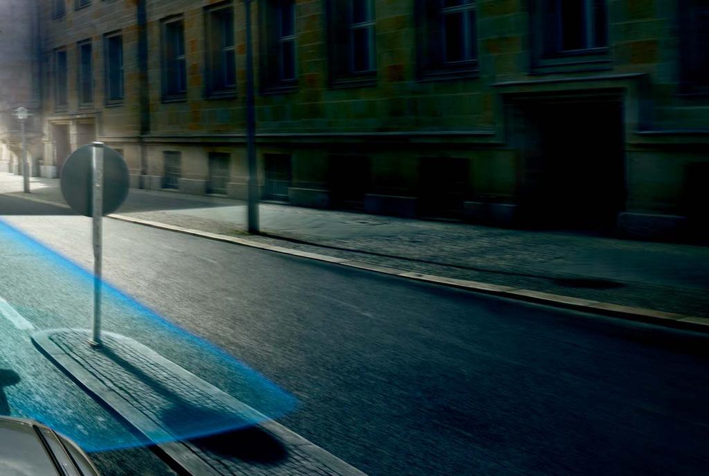 Land Cruiserissa on uusin Toyota Safety Sense* -teknologia. Se on suunniteltu minimoimaan erilaisia riskejä liikenteessä.