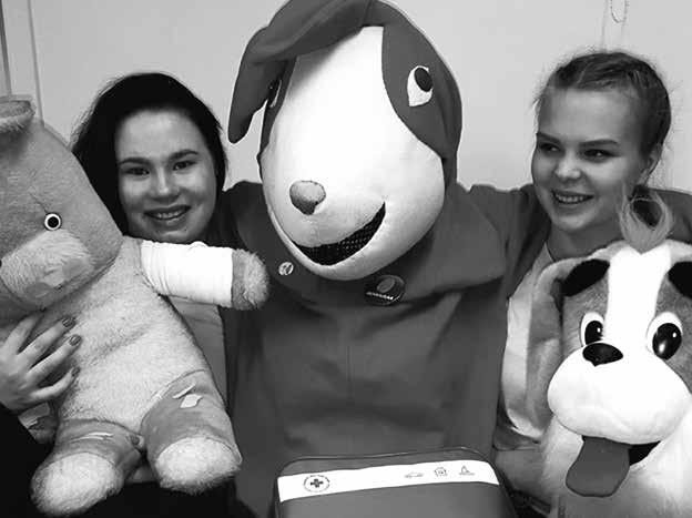 NUORISOTOIMINTA Riikka Kesonen Reddie Kids kerho aloitti tauon jälkeen Kajaanissa Riikka Kesonen ja Päivi Jurvakainen vierailivat viime vuoden puolella Nälkäpäivän aikaan Kainuun ammattiopistossa