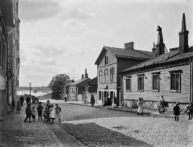 Julkisesta yksityiseen ja yksityisestä julkiseen