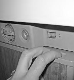 Vaunuihin on asennettu Dometic-merkkiset jääkaapit.