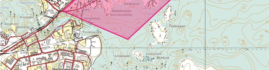 Suunnittelualue rajautuu pohjoisessa Takkarannantien pohjoispuolisiin kaupungin sekä yksityisten maanomistajien omistamiin maa- ja metsätalousvaltaisiin alueisiin, idässä