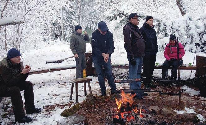 12 Pyhtään maanpuolustusjärjestöillä yhteinen 50-vuotisjuhla 670-vuotiaan Pyhtään, 100-vuotiaan Suomen Pyhtään maanpuolustusjärjestöt viettivät yhteisiä 50-vuotisjuhlia 29.