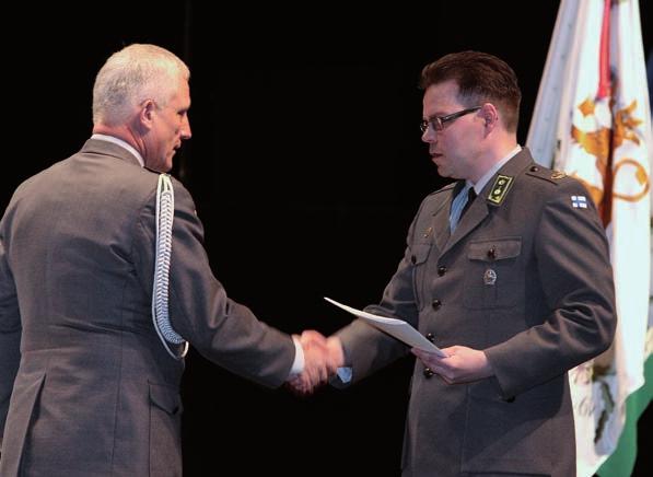 Paras hyöty saadaan antamalla tai määrittämällä opiskelijoille sekä heidän toimintaympäristöönsä sopivia että joukko-osastojen, puolustushaarojen tai aselajien toimintaa kehittäviä tutkimusaiheita.