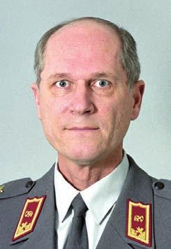 Prikaatikenraali Lauri Kiianlinna HALLINTOJOHTAJA 1998 2001 78 Käytäntöjä kehitettiin ja luotiin T ulin Mikkelistä Maanpuolustuskorkeakouluun asuttuani perheestäni erillään kolme vuotta.