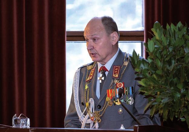 Siirto sujuikin nopeasti ja hyvin, kiitokset yleisesikuntaupseerikurssin johtajan, eversti Partasen pätevän toiminnan.