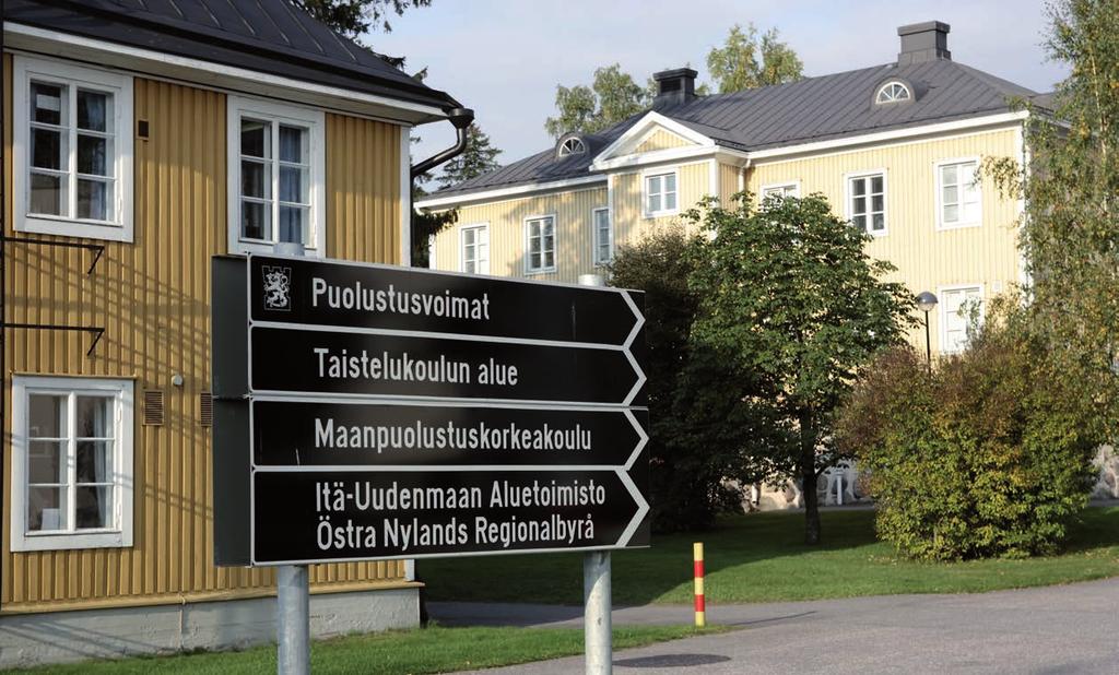 Taistelukoulun kampus Tuusulan Rantatiellä tuli osaksi Maanpuolustuskorkeakoulua vuonna 2006. joukkoyksikön komentajakurssit tuli toimeenpanna aselajeittain vuosittain 1 3 kurssina.