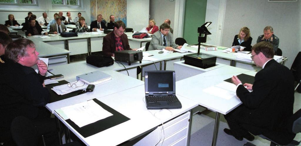 Alkuvaiheessa suunniteltiin toteutettavaksi suppeita opintokokonaisuuksia, jotka olivat laajuudeltaan 1 5 opintoviikkoa.
