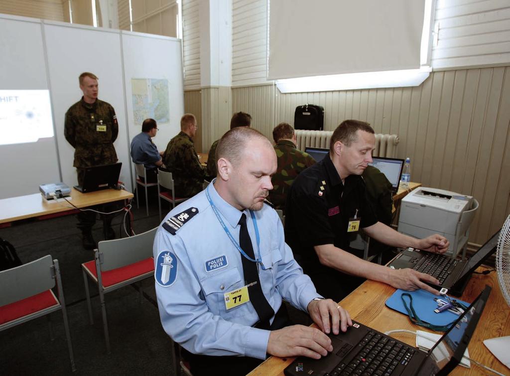 sä täysimääräisen hoitamisen. Maanpuolustuskorkeakoulu muuttuu sotaan valmistautuvaksi yksiköksi.