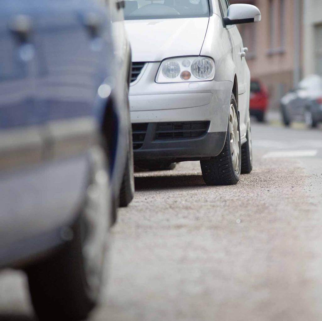 Talvirenkaiden pölypäästöt ja eri katupölylähteiden osuudet kadunvarrella kerätyissä hiukkasnäytteissä Helsingin seudun