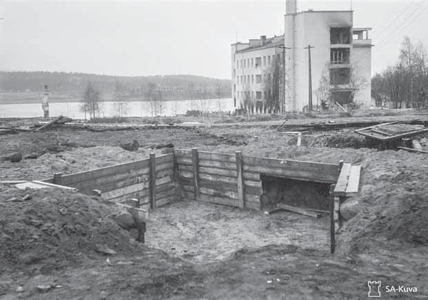 Rovaniemen sairaala ja sen lähellä 40 mm tykin asema 4.11.1944. Kuva: SA-kuva. Alue rakennettiin vuosina 1942 1943.