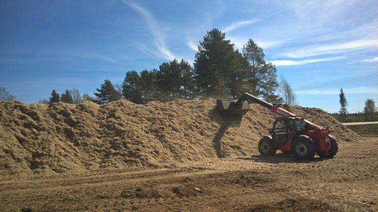 11 2.1.2 Peltobiomassat Peltobiomassat koostuvat pelloilta ja soilta kasvatetuista kasveista tai niiden osista.
