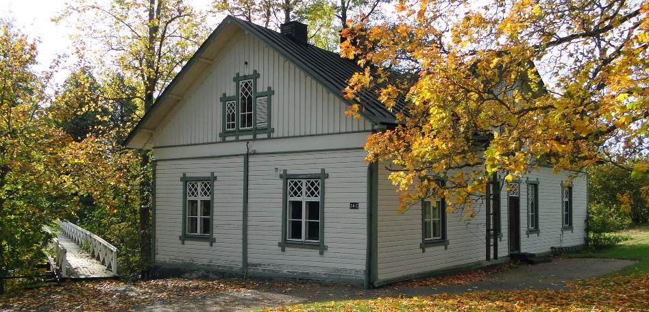 36 Pränni. Pesutuparakennus Pesutuparakennuksen tarkka ikä ei ole tiedossa, mutta sen paikalla on rakennus jo vuoden 1882 kartassa.