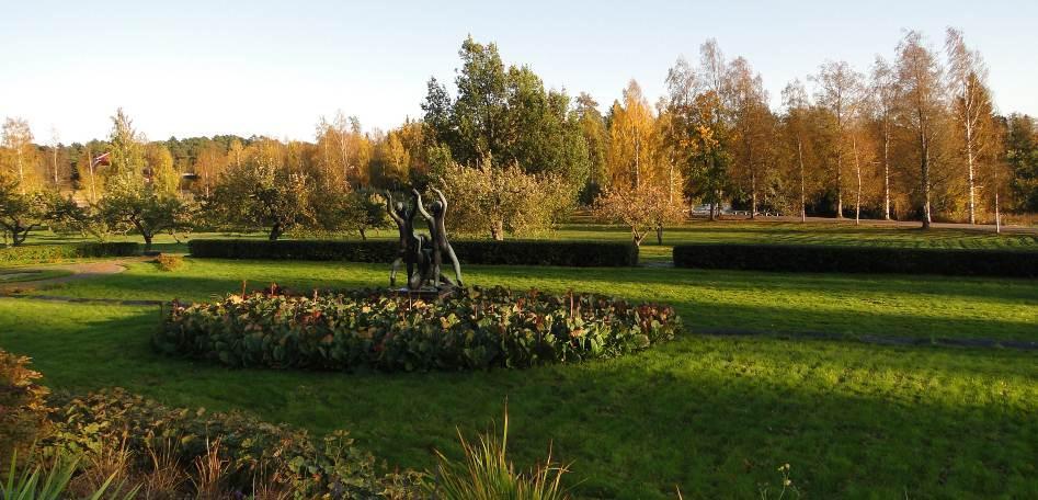 ruukkialueen puutarhoista. Puutarhatyyliltään puiston alkuperäinen suunnitelma edusti tyypillistä 1800-lukua; runsasta ja monimuotoista.