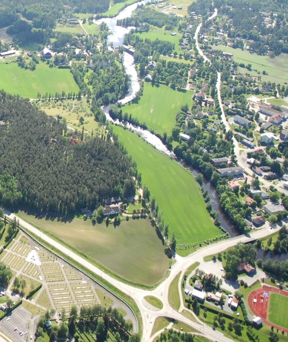 64 6.5. Ääriviiva ja siluetti Maiseman ääriviiva muodostuu keskeisimmin alueen pohjoispuolen metsänreunasta ja etelässä Finpyyn asuinalueen puustossa.