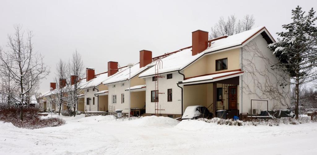 Kuva 3. Usvapolun rivitaloryhmä (Kuva: Rurik Wasastjerna).