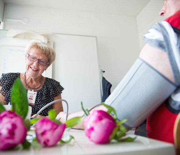 TERVEYDEN EDISTÄMISEN OHJELMA KÄYNNISTYY 1.1.2018 Jenna Lehtonen Punaisen Ristin Nokian terveyspiste tarjoaa maksutonta terveysapua ja on ihmisten kohtaamispaikka.