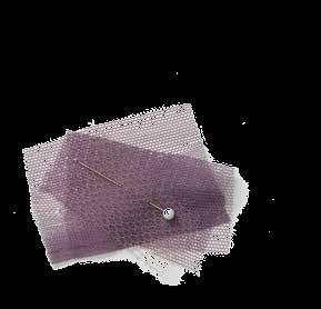 Manuaalinen napinläpi x x x x Napinkiinnitysohjelma x x x x Napin koon mittaus (näytöllä) x x x Neulastop ylös / alas x x x x Jatkuva taaksepäin ompelu x x x x Peilikuvatoiminto x x x x Ompeleiden