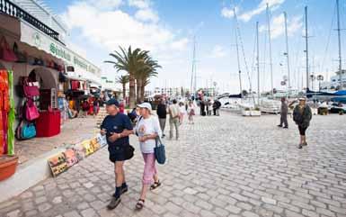 SOUSSE&PORT EL KANTAOUI Sousse on vilkas keskus Välimeren rannikkoa myötäilevien kaupunkien ketjussa ja se tunnetaan nimellä Sahelin helmi. Kaupungilla on lähes 3000-vuotinen historia.