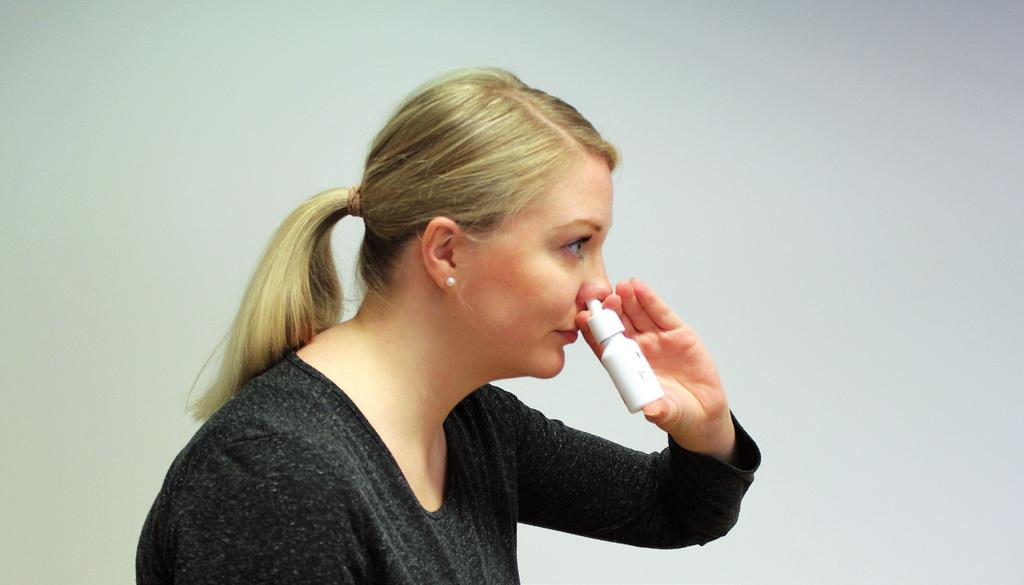 NENÄSUIHKEOHJE Paikallisessa lääkitsemisessä on tärkeää, että lääke menee perille eli tässä tapauksessa nenäontelon yläosaan, jotta se ei pääse saman tien valumaan nieluun ja vaikutus nenään jää