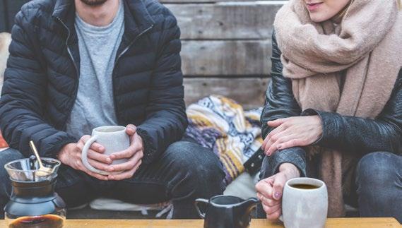 6 Vapautuvien asumisen tuki Käsikirja asumissosiaaliseen työhön rikostaustaisten kanssa 7 Aluksi Pienentämällä asunnottomuutta vähennetään inhimillistä kärsimystä.