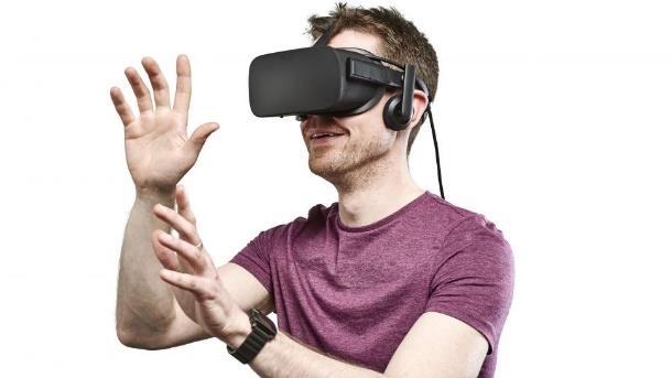 XR: VR-AR-MR Virtual Reality: Immersiivinen kokemus,