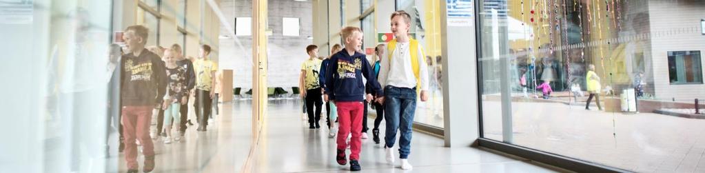 Oppilasvalintaperusteet 1. luokalle Oppilaat otetaan ruotsin kielikylpyopetukseen ensimmäiselle luokalle suomen kielen valmiuksia kartoittavan valintakokeen perusteella.
