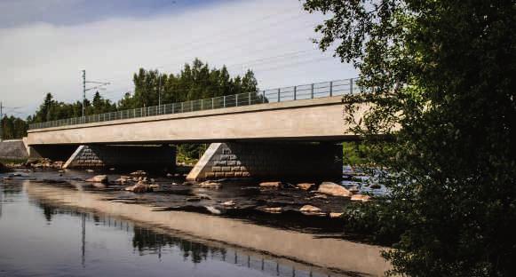 12 Näyttävät ja haastavat rakennuskohteet Kokkola Seinäjoki Ylivieska Oulu Kaksoisraide Kokkolasta Ylivieskaan Kokkola Ylivieska-osuudelle rakennettiin kaksoisraide, johon kuului kaksi isoa