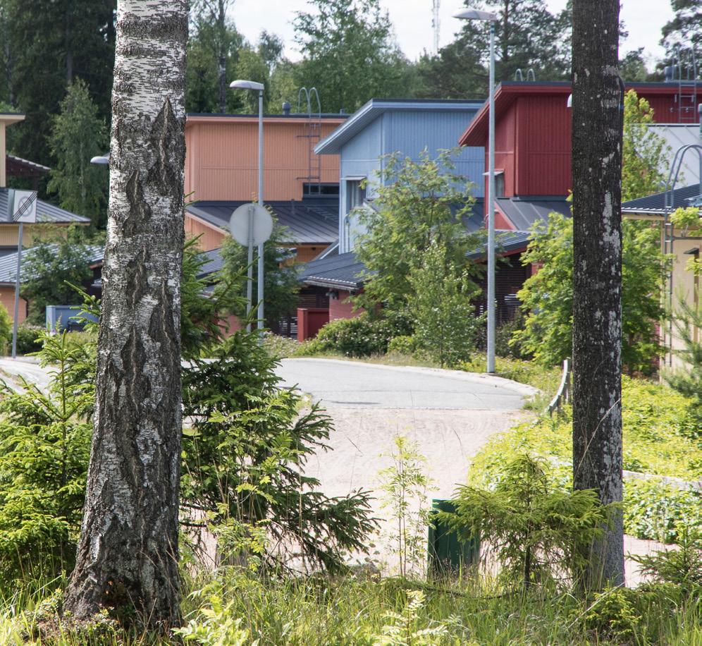 Oma koti vehreässä ympäristössä, hyvien kulkuyhteyksien varrella Asunto Oy Vantaan Runotie 6 C sijoittuu pientalovaltaiselle asuinalueelle Vantaan Ilolaan, mistä löytyy valmiina niin päiväkodit,