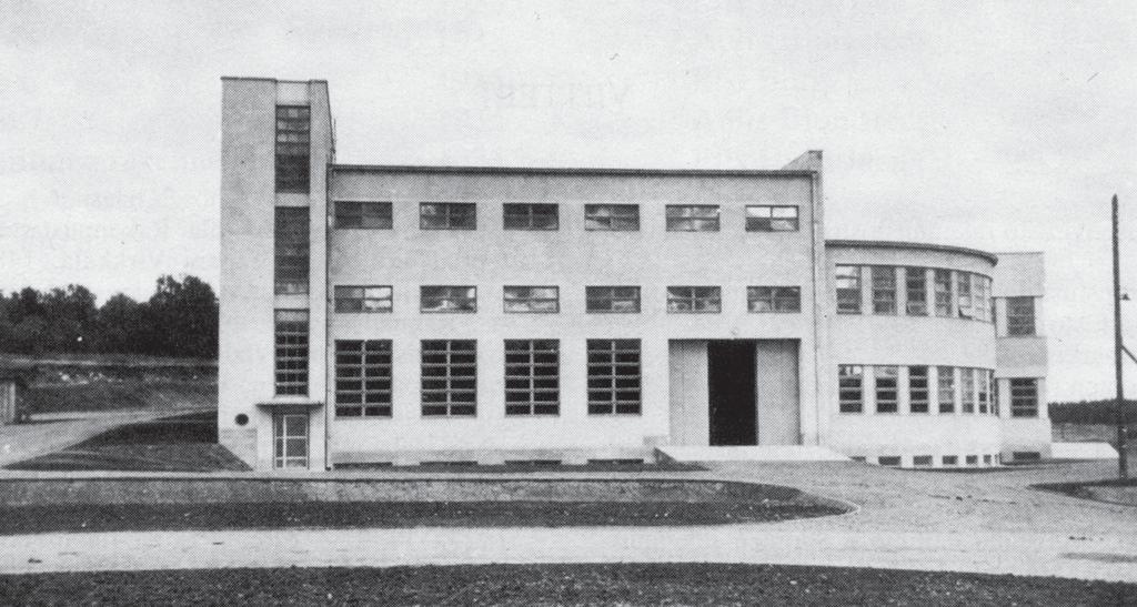 4 Ilmailuvarikko, nykyinen varaosa- ja huoltokeskus suunnitelmat PLM 1935 Herbert Holmberg valmistumisvuosi 1936 Anne Mäkisen mukaan Tampereen lentokonetehtaan yhteyteen vuonna 1936 valmistunut