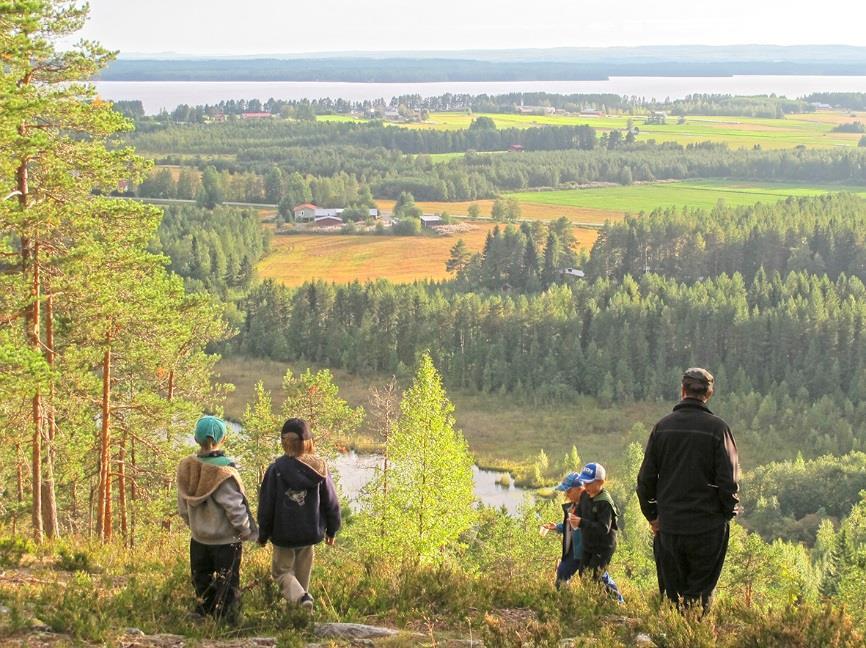 Tästä lähdettiin liikkeelle Toimijoiden välinen yhteistyö satunnaista Ei säännöllisiä kokoontumisia Puheväleissä, mutta kenen kanssa?