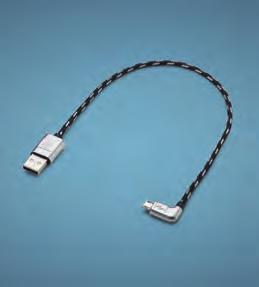 17 USB-kaapelilla voit liittää älypuhelimen tai muun mobiililaitteen kätevästi Passat GTE:n tai Passat GTE Variantin Infotainment-järjestelmään.