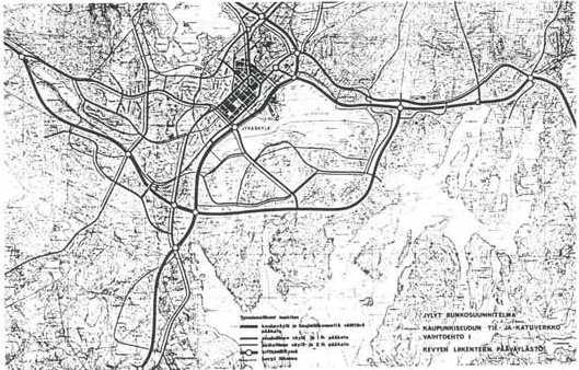 1975-1990 Vuonna 1975 valtatie 4 oli edelleen numeroitu Päijänteen länsipuolitse Lahdesta Jämsään (nykyinen valtatie 24), jossa siihen yhtyi Tampereen suunnasta tuleva valtatie 9.