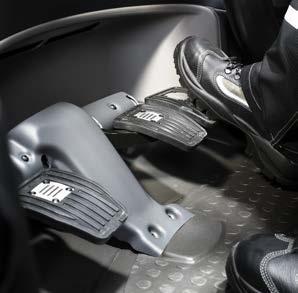 Tämä parantaa ergonomiaa ja minimoi kuljettajan jalalle aiheutuvan rasituksen.