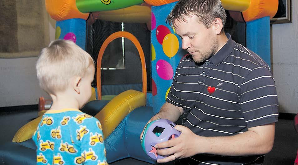 Katso kurssit sivulta B 15 MUISTA Tule mukaan toimintaan Löydä uusia tuttavia sekä mielekästä tekemistä itsellesi ja perheellesi seurakuntien monista ryhmistä, piireistä ja kerhoista.
