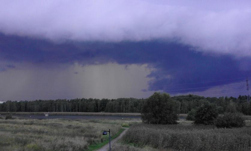 Fibromyalgian oirekuva Kipu (tylppä, terävä, paikkaa vaihtava, lievä, kova ) Jäykkyys; tunne ettei pysty