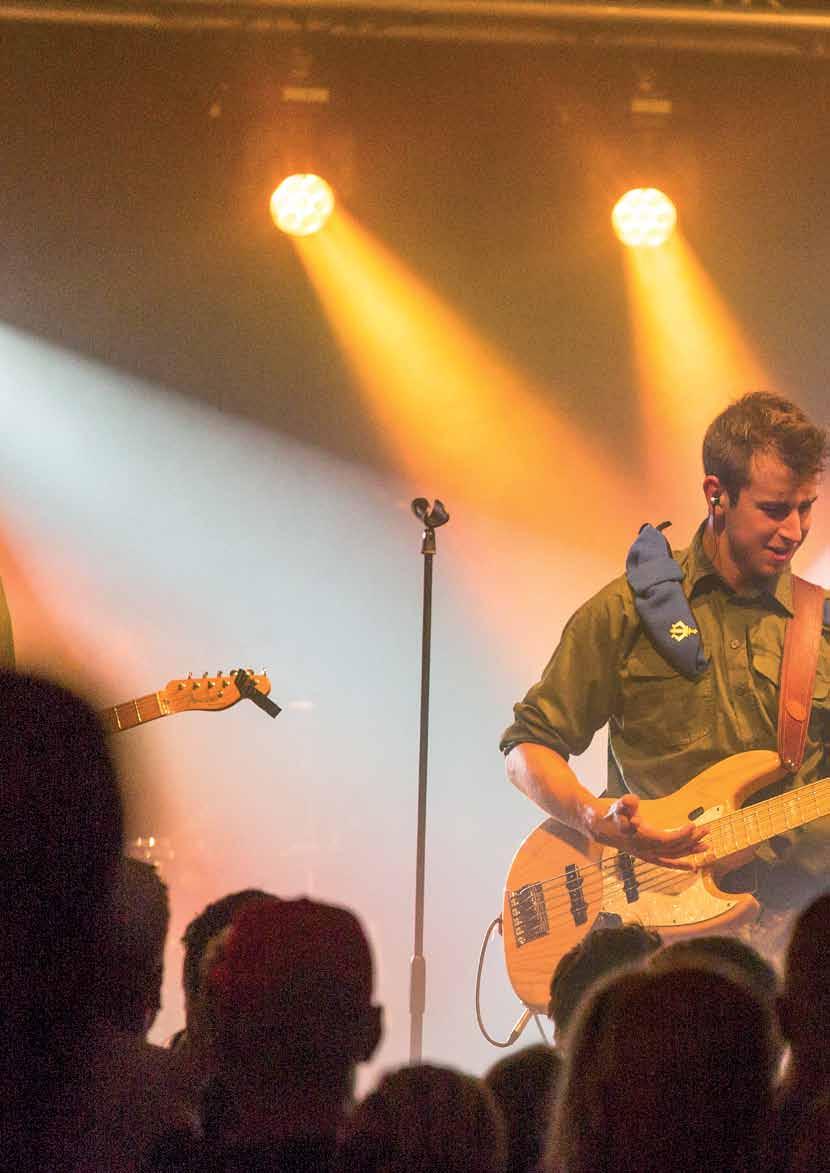 tattoo-klubi Tattoo-klubi on Hamina Tattoo -festivaalin yöelämän keskus ja ympäri maailmaa saapuneiden soittajien kohtaamis- ja jamittelupaikka. Teltta on auki aamupäivästä aamuyöhön.