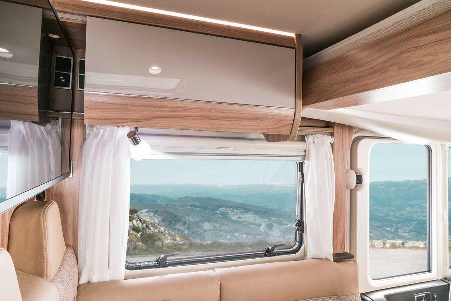 Sisätilojen valaistus 100 % LED HYMER-oleskelutilat kiinnittävät huomion lämpimällä