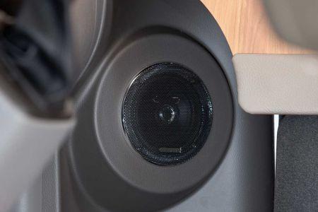 Valoa iltahämärään Säästöä LED-valoilla Mukava käsitellä Myös tehokas, sadevesikourullinen LEDulkovalo kuuluu
