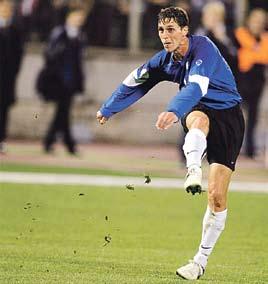 reede, 22. detsember 2006 linnaleht toimetaja Kristjan Roos kristjan.roos@linnaleht.ee sport Foto: EPL IV Vana Aasta jooks toimub 30. detsembril Laupäeval, 30.