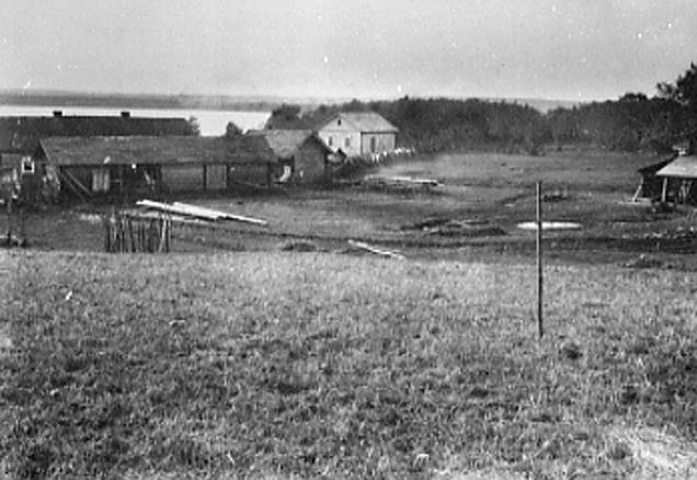 Vuosi 1921 10 10: Päätettiin Rautatiehallitukselta anoa että Hiitola- Raasulin radalle järjestettäisiin toinen matkustajajuna, joka lähtisi Raudusta klo 2 i.p.p. ja Hiitolasta klo 7 ip.
