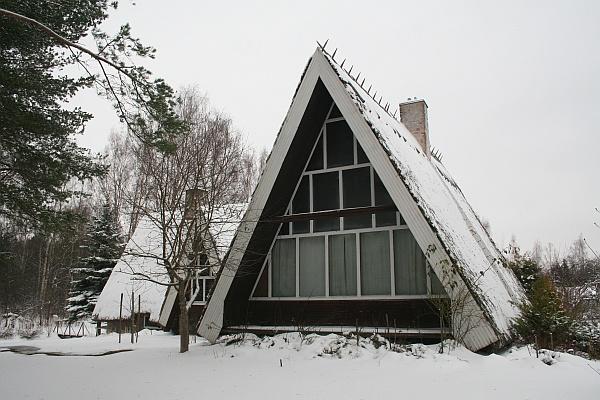 / TARTU PÄRAST 1940. A / 99, koordinaadid Suvila (a/ü Koduaed) Kraavikalda 8, Tartu linn (Vana-Ihaste) Eraomand 79517:018:0014 58 20 55.36, 26 46 23.18 P: 1969, V: u 1974.