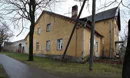 / TARTU KUNI 1940. A / 41 Tamme kõrts Riia mnt 93, Tartu eraomand 79504:014:0018 19. sajandi I pool Valge Ratsu võõrastemaja ja kõrts (Riia 93) kuulusid Tammemõisale. 19. sajandil oli see linnalähedane kõrts tudengite väljasõidukohaks, kus oli ka keeglirada.