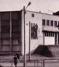 Eesti Arhitektuurimuuseum, 2007 Jüri Saar. Seinatäit maali ootab kolimine või kadu. Tartu Postimees 12.03.2009 Anu Mõttus. Lõikuspidu Riisiperes. Õpetajate Leht 08.10.2004.
